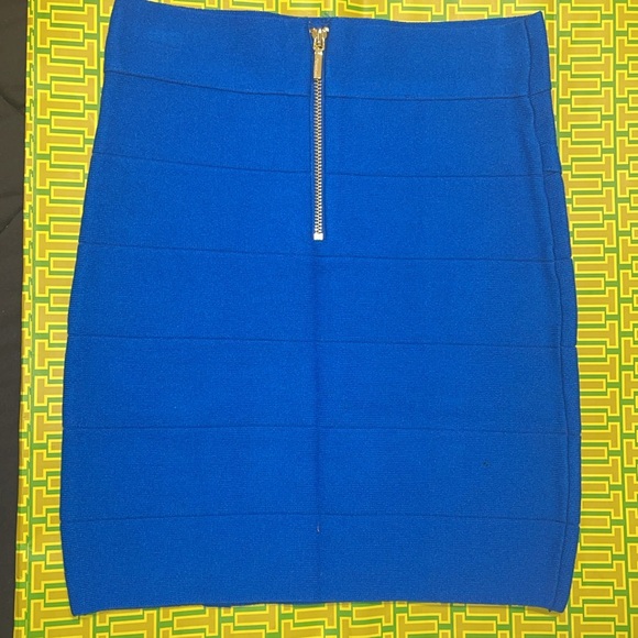 BEBE SKIRT BODYCON BANDAGE STYLE. - Picture 4 of 4